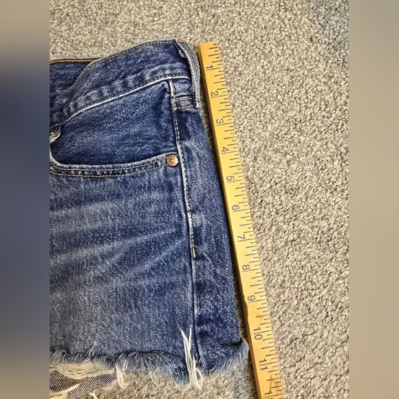 Levi's Button Fly Distressed Denim Shorts Ladies Size 28 - Picture 9 of 11
